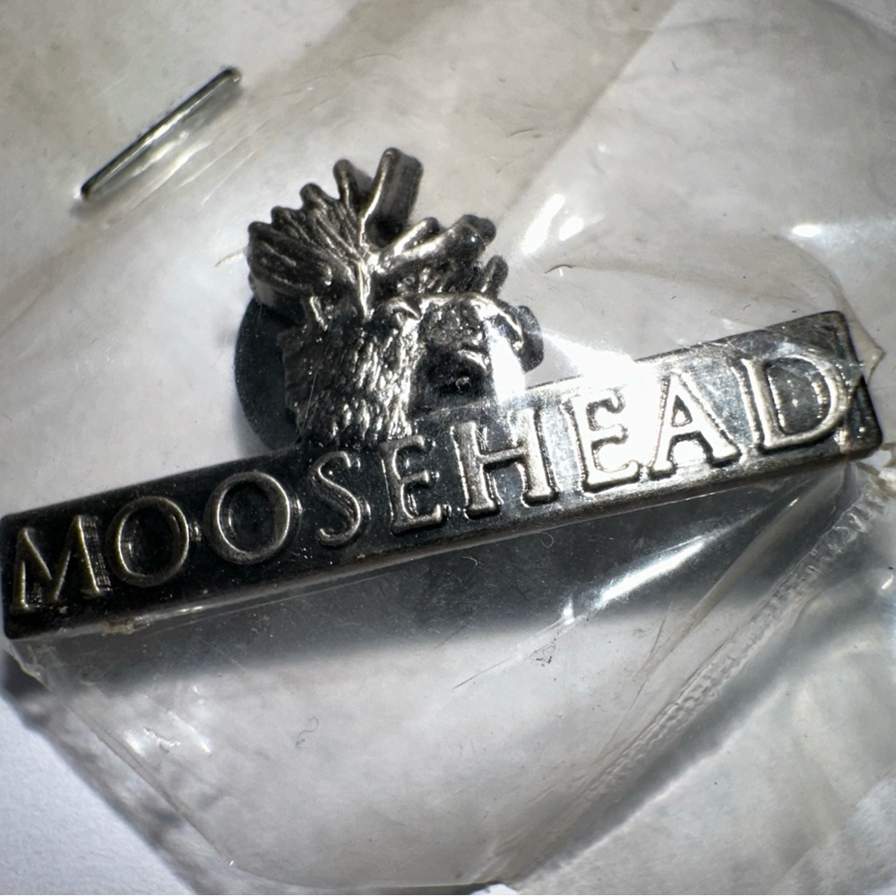 Vintage - MOOSEHEAD  BEER Lapel/Hat Pin